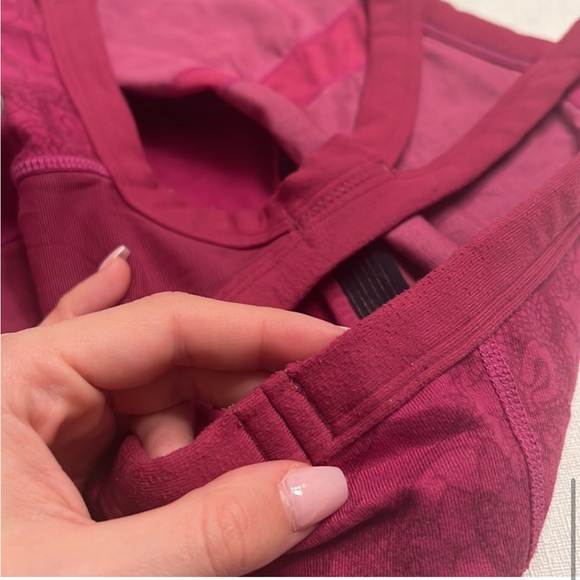 LULULEMON UJJAYI POWER Y TANK MESH
BACK INSERTION - Picture 5 of 10